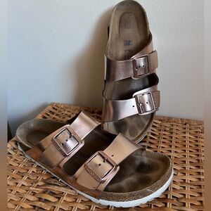 Rose gold Arizona Soft Footbed Birkenstocks